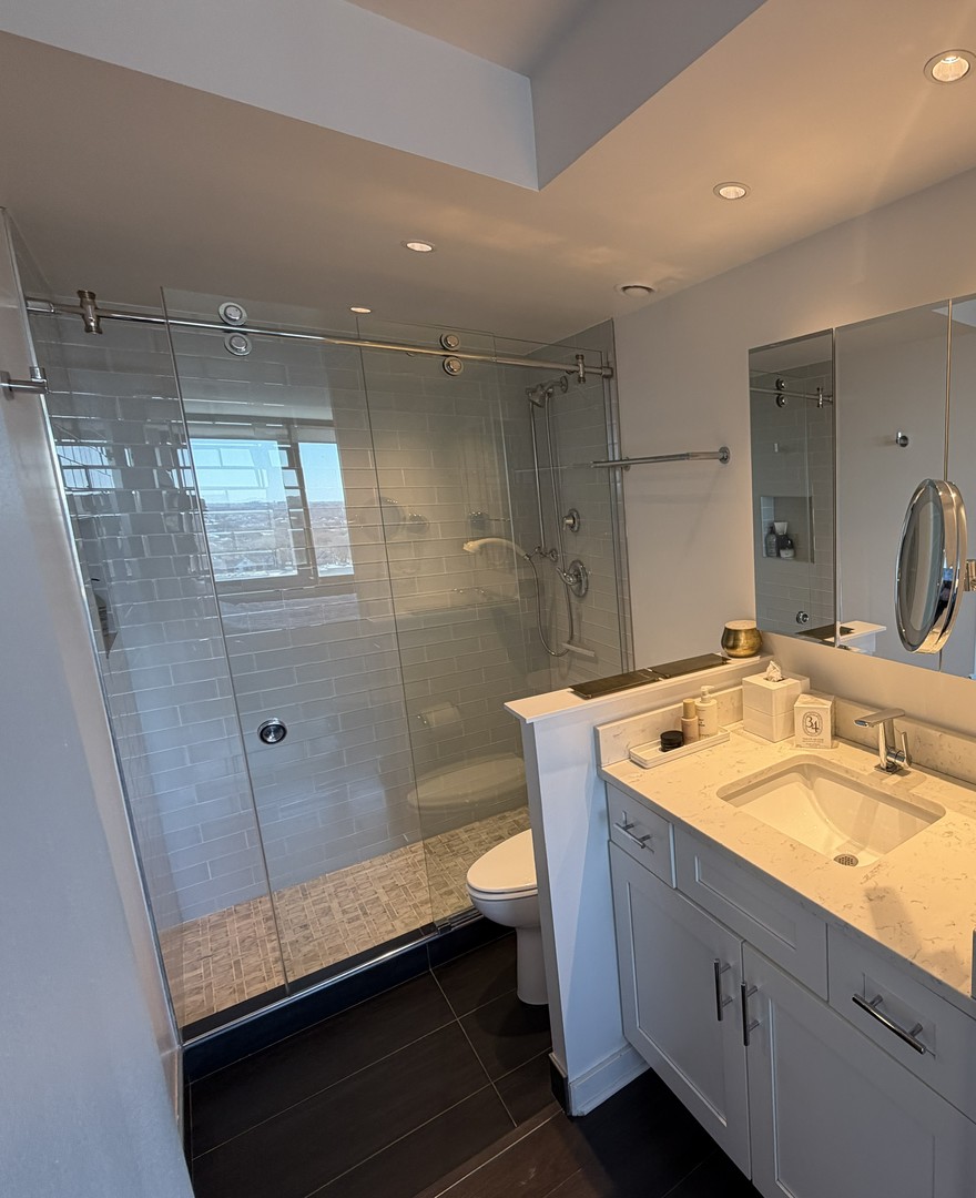 5320 North Sheridan Road, Unit 1502 Chicago, IL 60640 - Photo 16 of 33