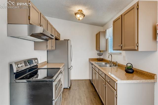 4465 Fenton Road Colorado Springs, CO 80916 - Photo 5 of 11