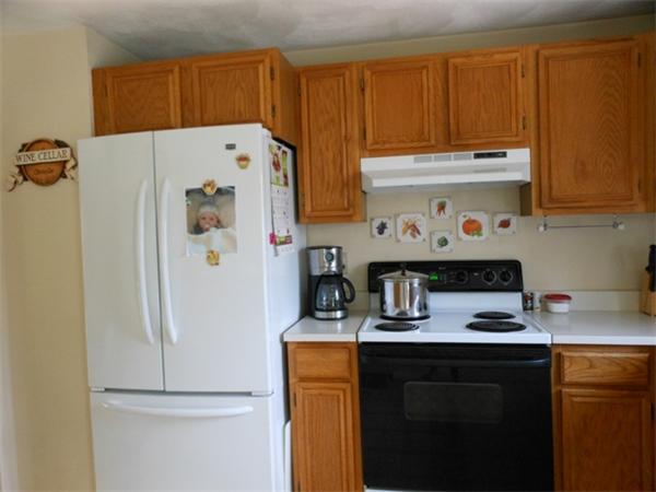 60 Oak Road Tewksbury, MA 01876 - Photo 3 of 17 Gallery Image 3