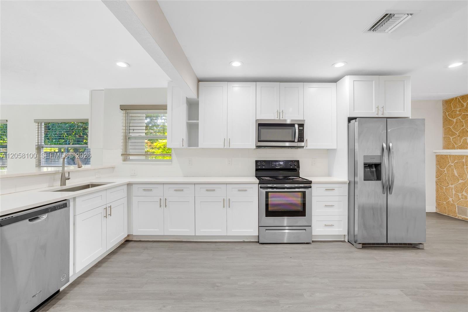 3405 Robbins Road Pompano Beach, FL 33062 - Photo 24 of 71 Gallery Image 24