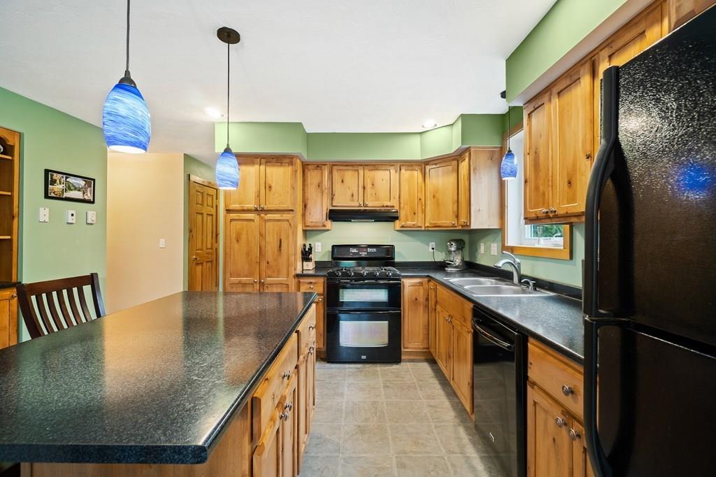 111 Butterworth Road Holland, MA 01521 - Photo 3 of 42