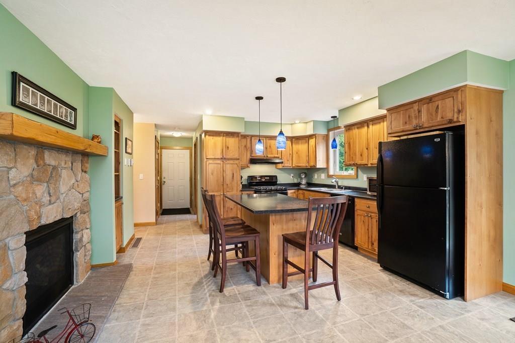 111 Butterworth Road Holland, MA 01521 - Photo 5 of 42