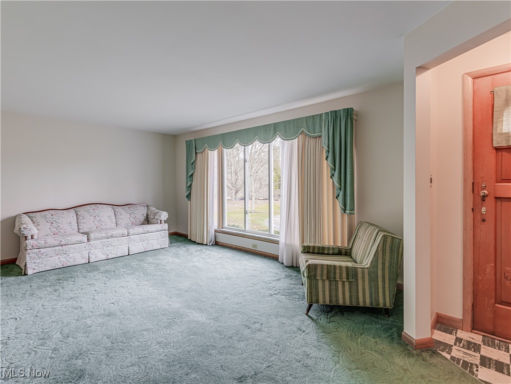 6576 State Road Wadsworth, OH 44281 - Photo 6 of 34 Sitting room with carpet flooring