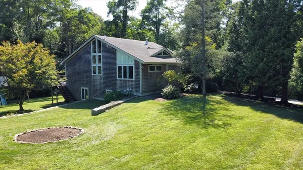 $3,500 | 3 Nonquitt Avenue, South Dartmouth, MA 02748