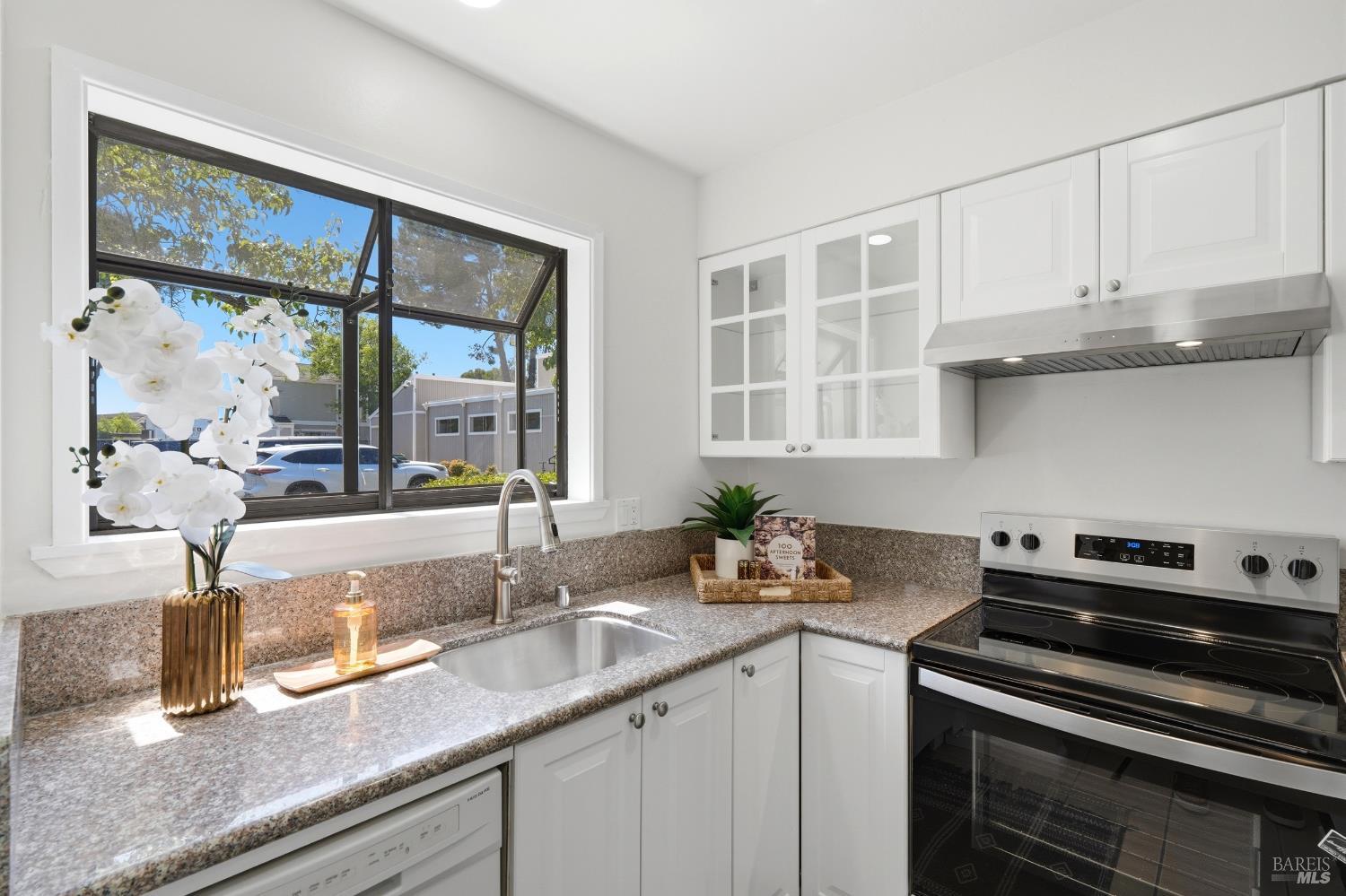 900 Southampton Road, Unit 29 Benicia, CA 94510 - Photo 7 of 54