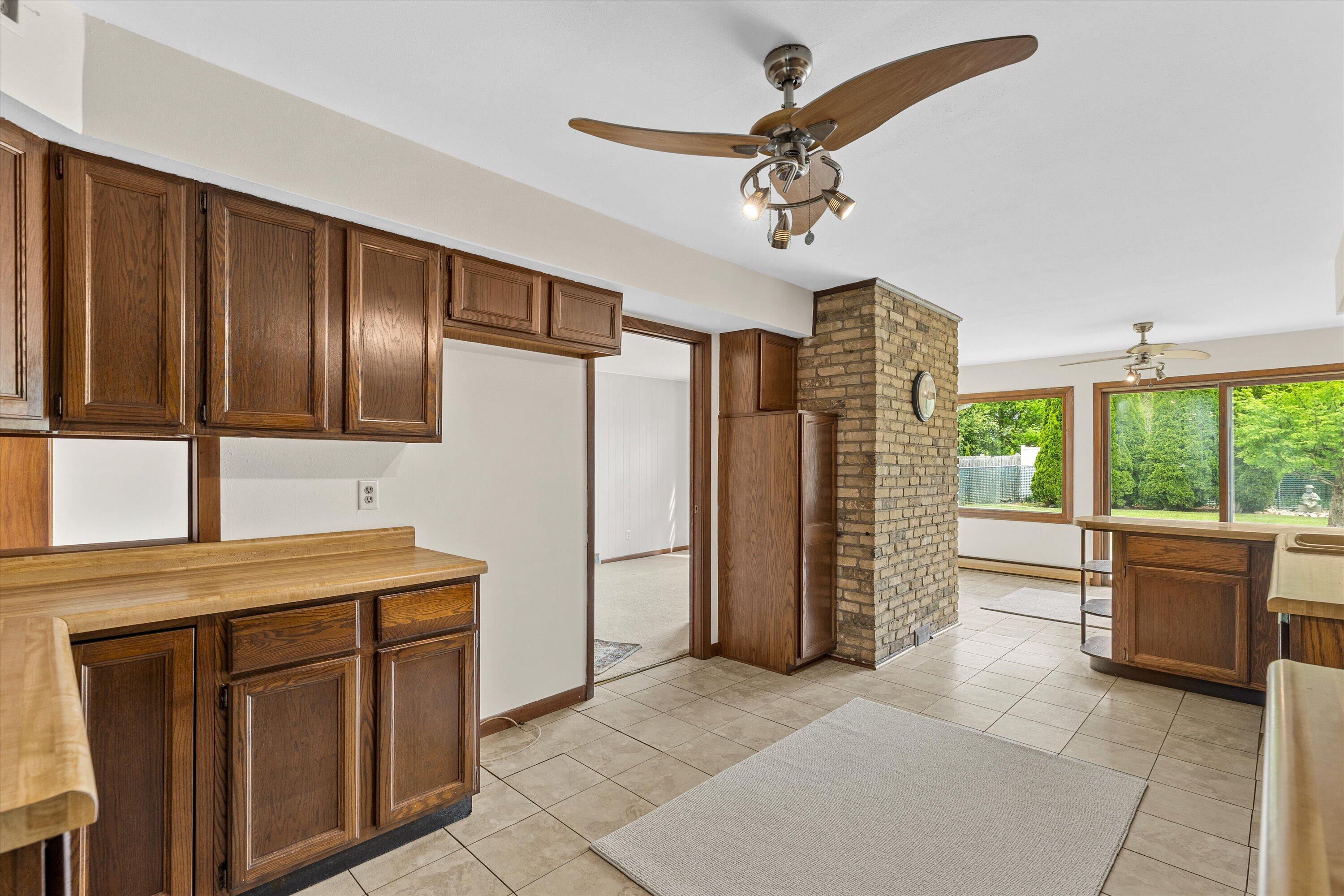 21190 Watertown Road Brookfield, WI 53045 - Photo 17 of 44 32-0G8A1785