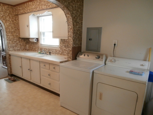 312 West Ridge Street Owosso, MI 48867 - Photo 3 of 11 31304179-2.JPG
