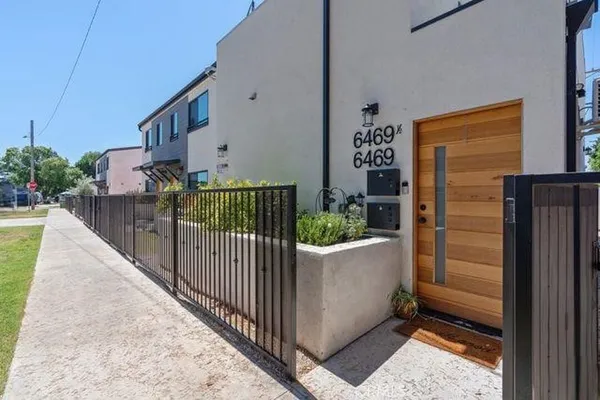 $2,195 | 6469 Calhoun Avenue, Van Nuys, CA 91401