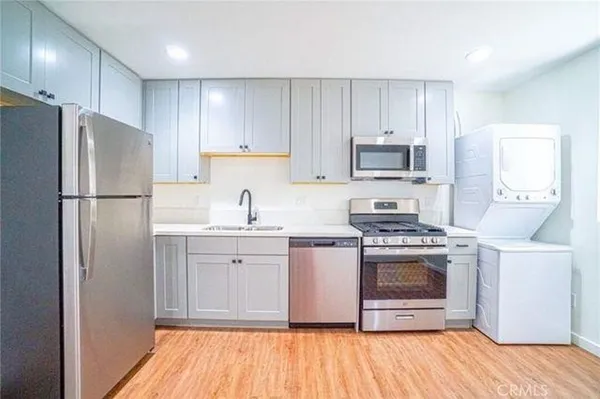 $2,195 | 6469 Calhoun Avenue, Van Nuys, CA 91401