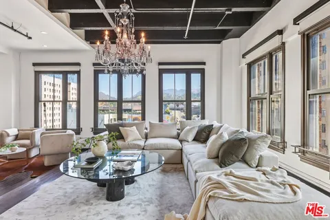 $1,495,000 | 1645 Vine Street, Unit 706, Los Angeles, CA 90028