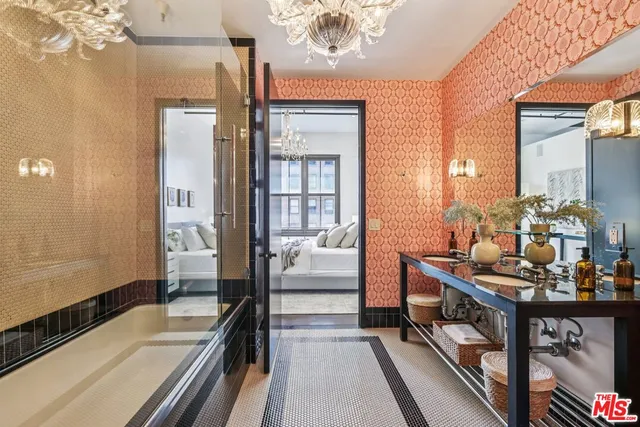 $1,495,000 | 1645 Vine Street, Unit 706, Los Angeles, CA 90028