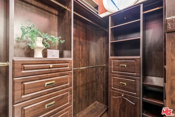 $1,495,000 | 1645 Vine Street, Unit 706, Los Angeles, CA 90028