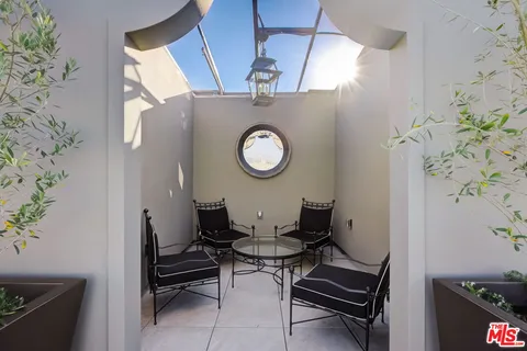 $1,495,000 | 1645 Vine Street, Unit 706, Los Angeles, CA 90028