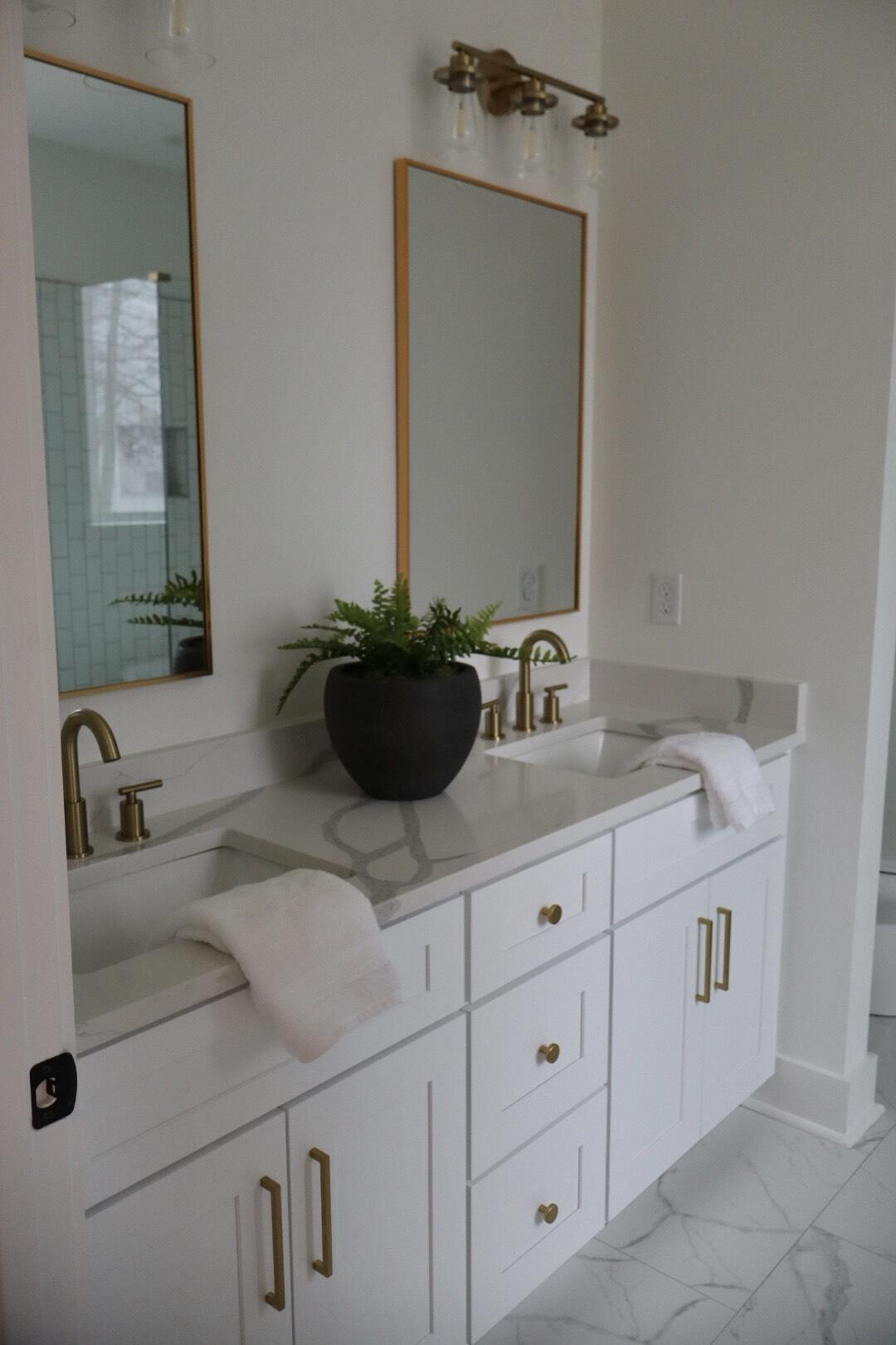 28 Autumn Way Dunlap, TN 37327 - Photo 51 of 102 IMG_0017 - Primary Bathroom Sinks