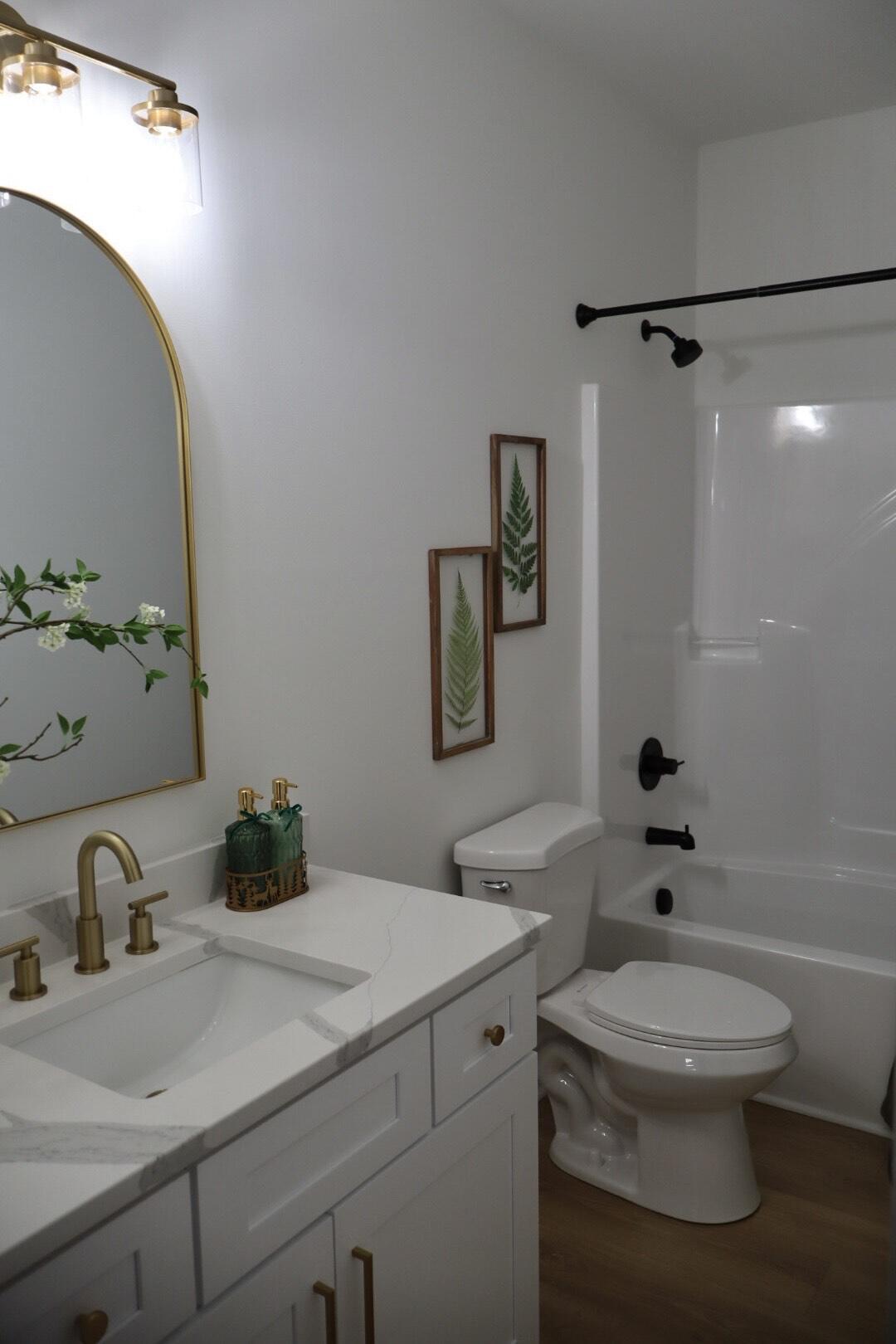 28 Autumn Way Dunlap, TN 37327 - Photo 59 of 102 IMG_0024 - Guest Bathroom
