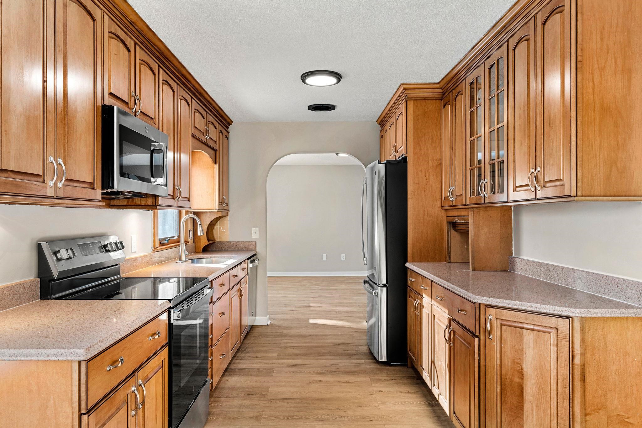 49 Lovell Street Nashua, NH 03060 - Photo 7 of 43