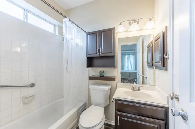 $499,500 | 8701 Creekside Drive, Rowlett, TX 75089