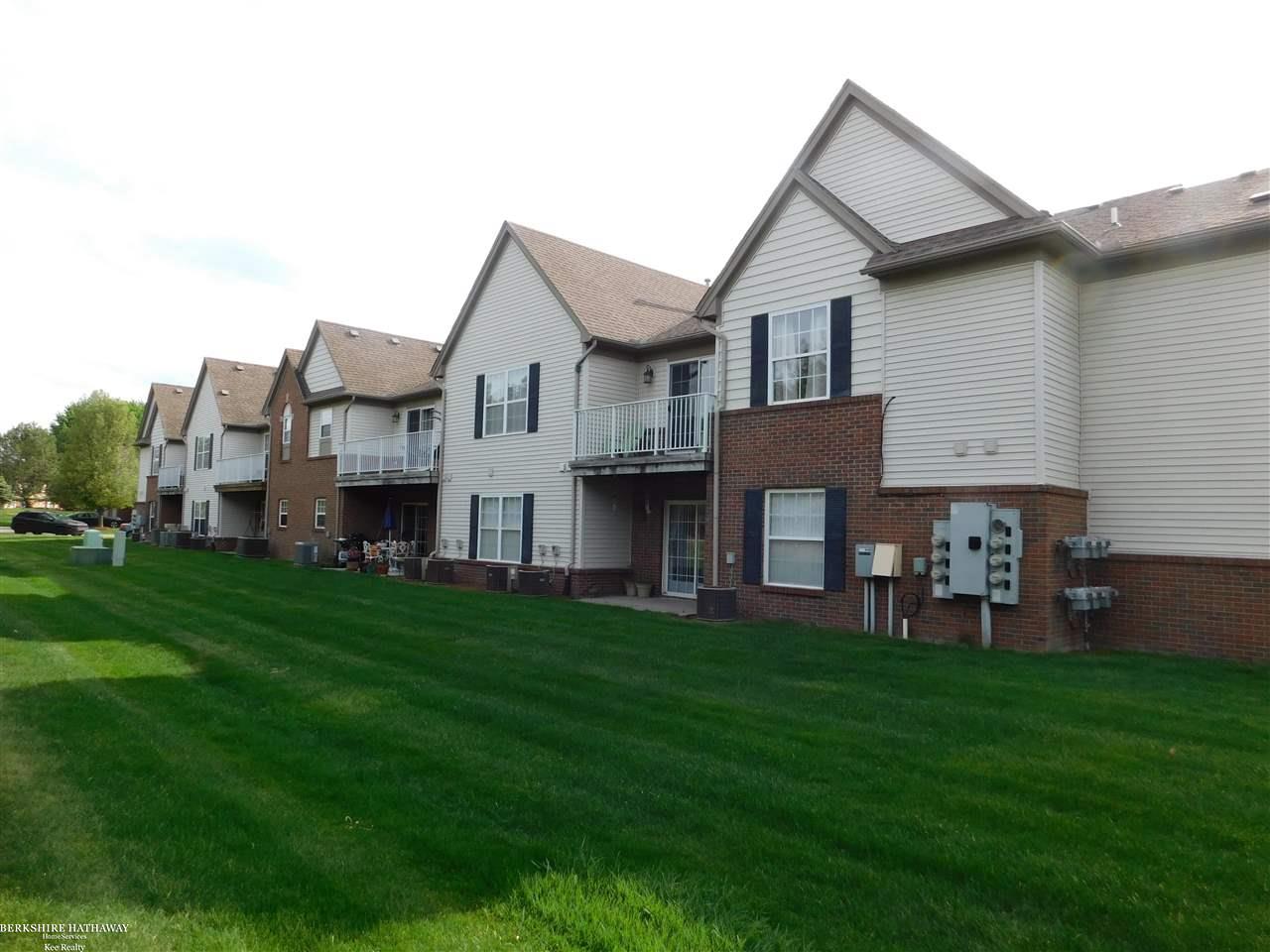 20672 Dunham Road, Unit 19 Clinton Township, MI 48038 - Photo 3 of 25