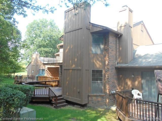 1898 Jenny Lane Rochester Hills, MI 48309 - Photo 2 of 12