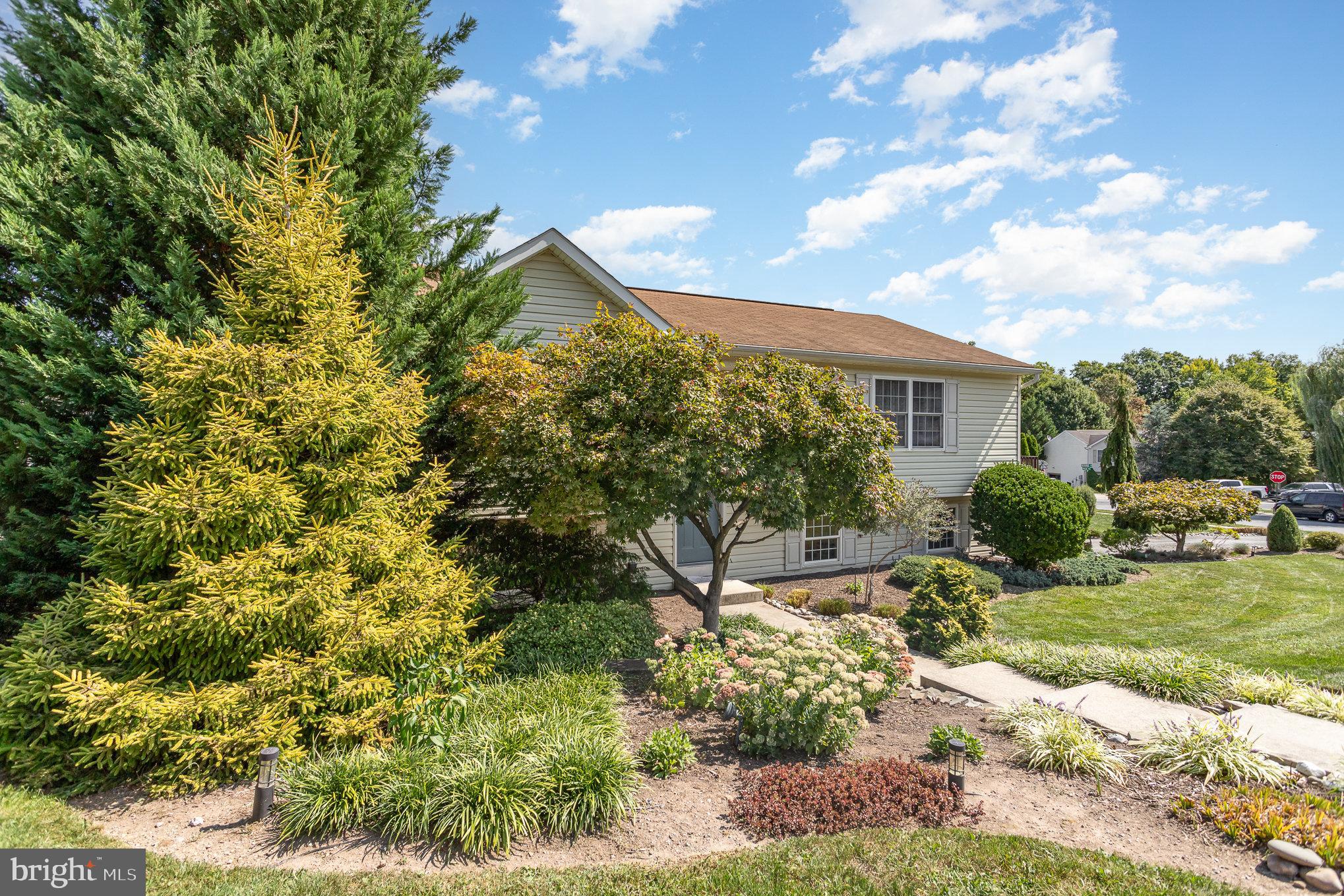 85 Apache Trail York Haven, PA 17370 - Photo 4 of 34 85 Apache Trail landscaping