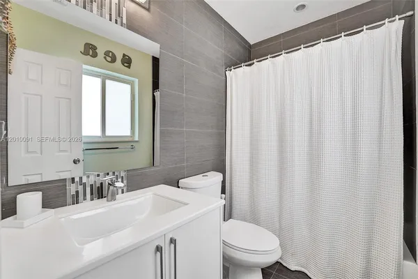 $5,300 | 1146 Northeast 17th Terrace, Unit 1146, Fort Lauderdale, FL 33304