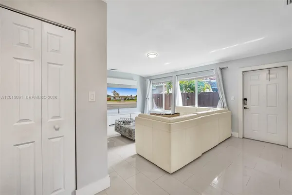 $5,300 | 1146 Northeast 17th Terrace, Unit 1146, Fort Lauderdale, FL 33304