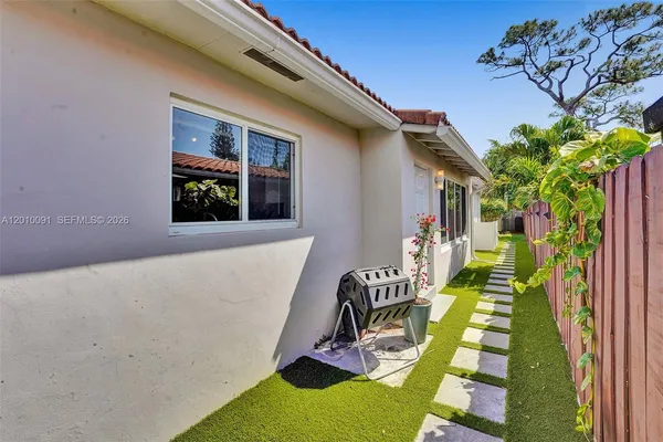 $5,300 | 1146 Northeast 17th Terrace, Unit 1146, Fort Lauderdale, FL 33304