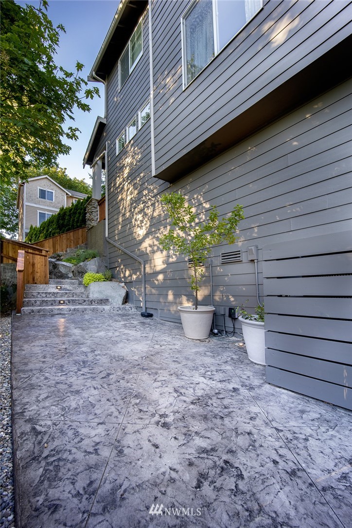 301 South 22nd Court Renton, WA 98055 - Photo 12 of 29 Gallery Image 12