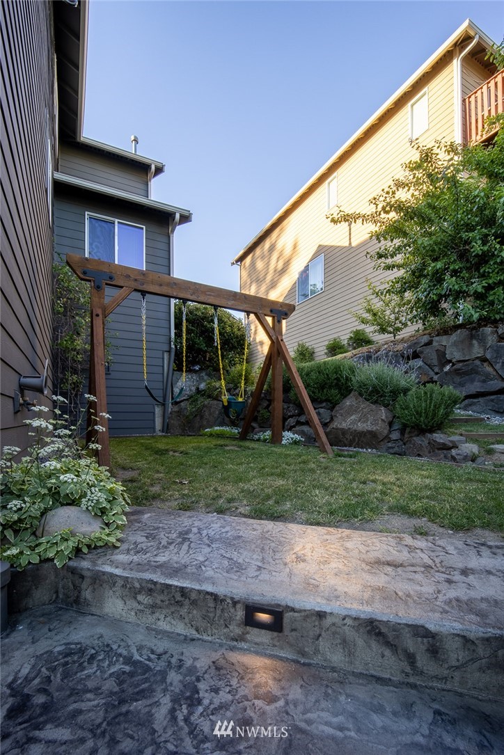 301 South 22nd Court Renton, WA 98055 - Photo 13 of 29 Gallery Image 13