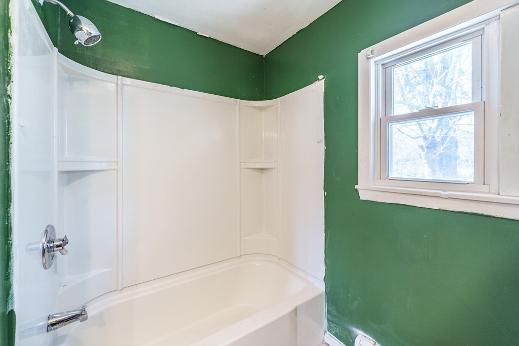 44 Gatewood Road Springfield, MA 01119 - Photo 13 of 25