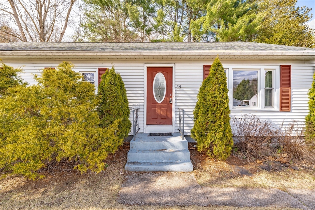 44 Gatewood Road Springfield, MA 01119 - Photo 2 of 25