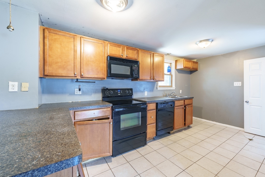 44 Gatewood Road Springfield, MA 01119 - Photo 6 of 25