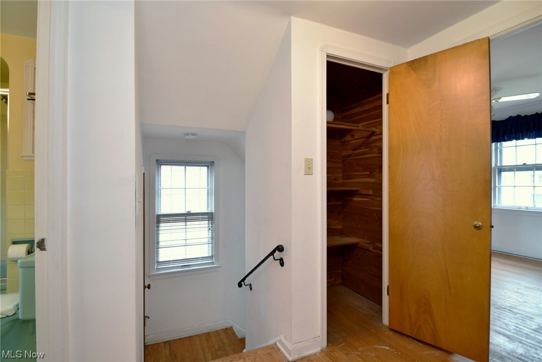 3905 Faversham Road Cleveland, OH 44118 - Photo 18 of 28 Gallery Image 18