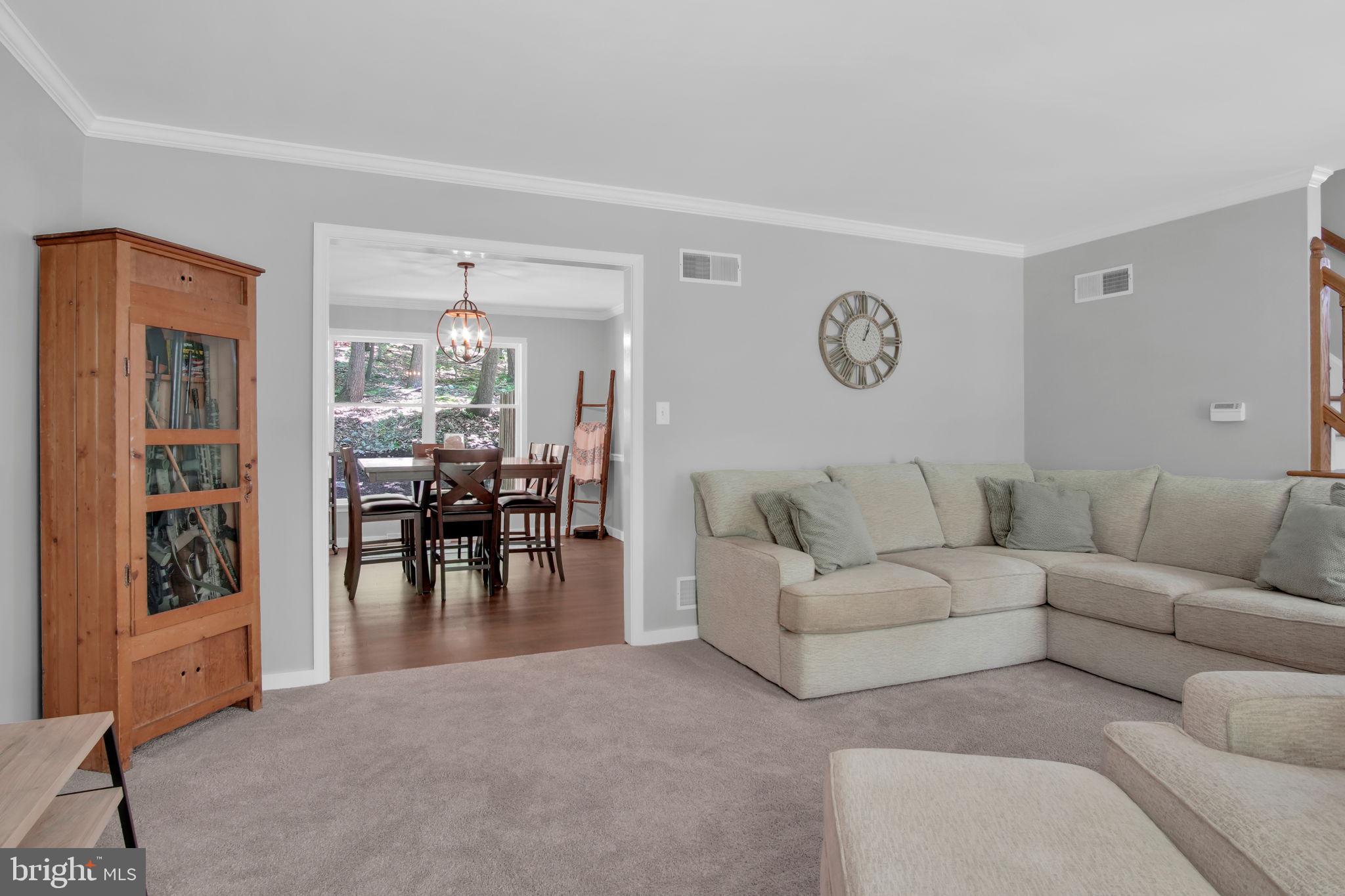 580 Spring Lane Boiling Springs, PA 17007 - Photo 5 of 37