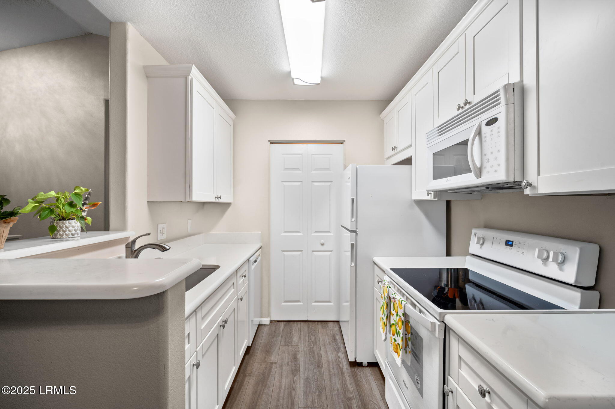 897 Fording Island Road, Unit 710 Bluffton, SC 29910 - Photo 10 of 31 5-web-or-mls-9_22-05