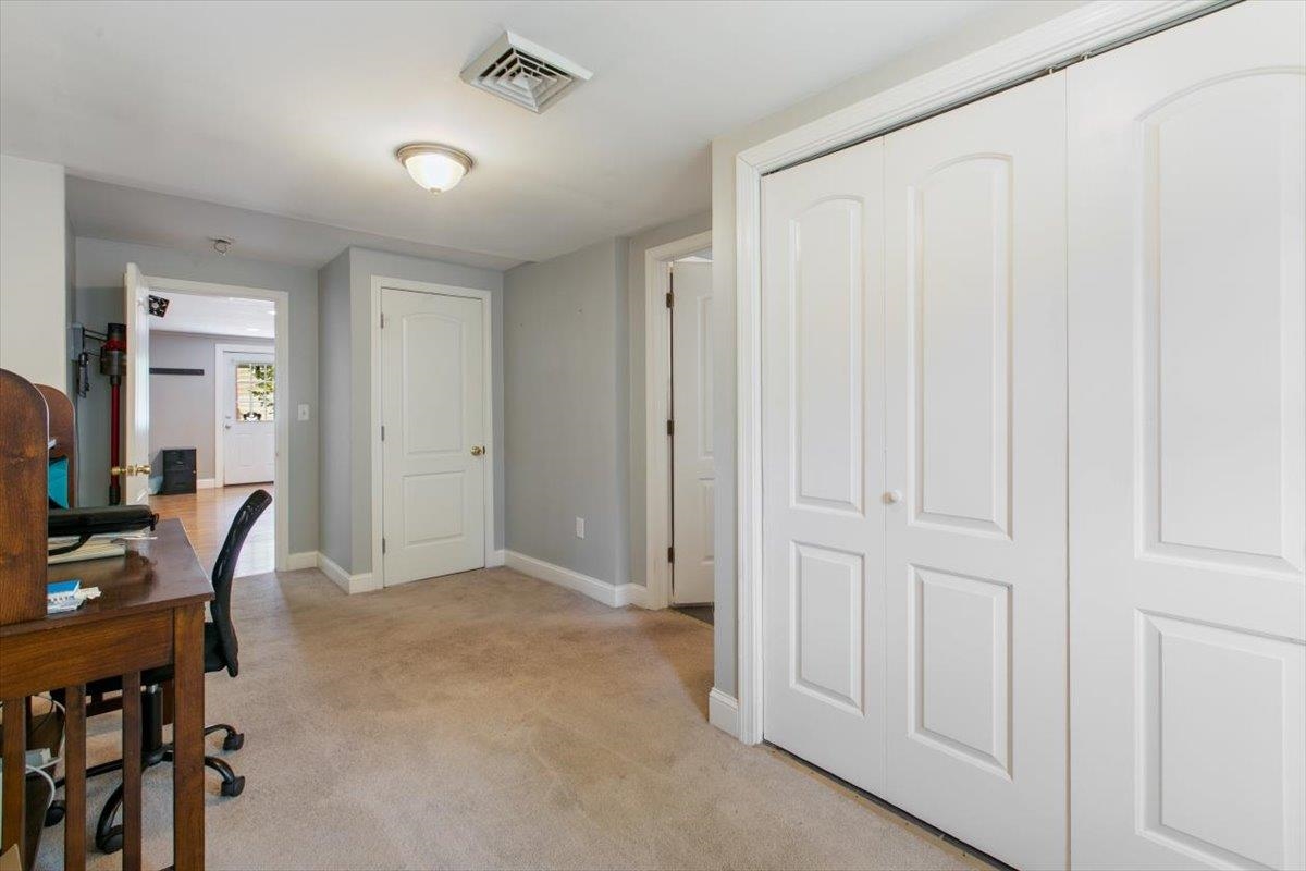 22 Collettes Grove Road Derry, NH 03038 - Photo 9 of 23