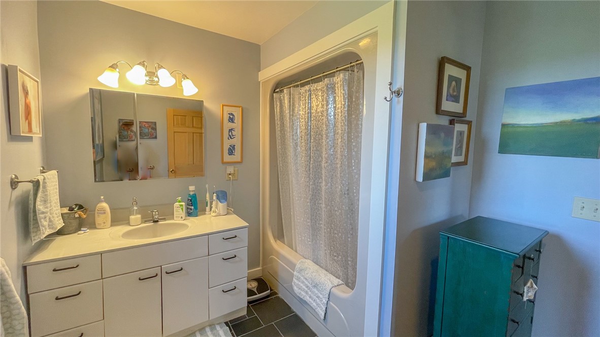 430 Payne Road Block Island, RI 02807 - Photo 29 of 47 Upstairs Bath