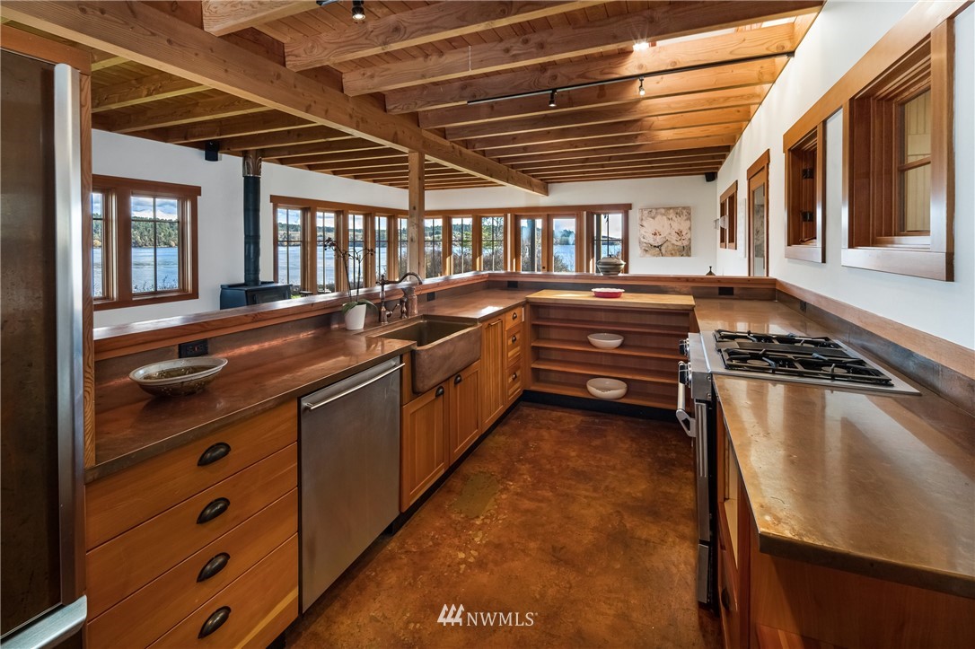 94 Bayshore Road Friday Harbor, WA 98250 - Photo 18 of 40 Gallery Image 18