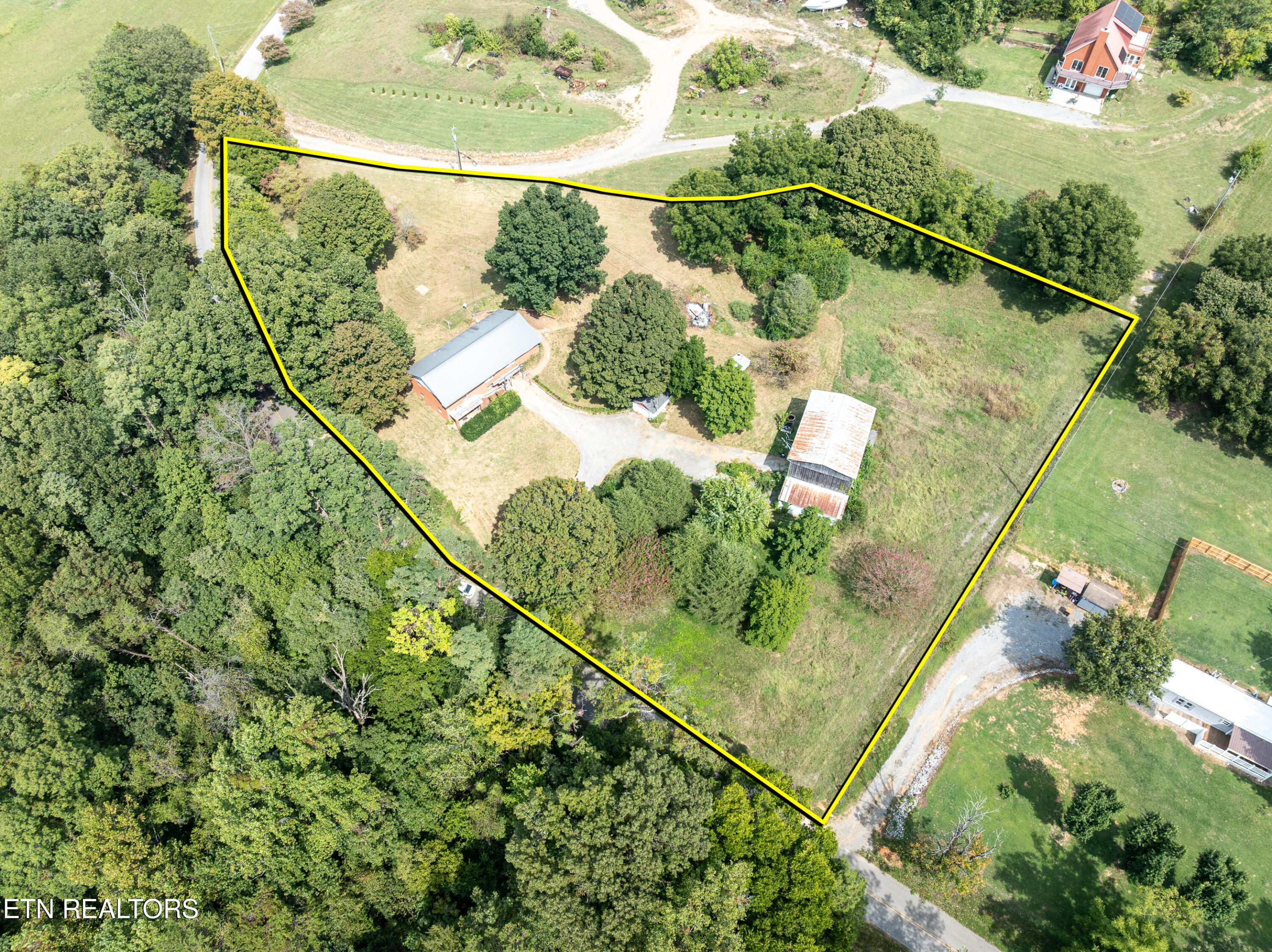 185 Trigonia Road Greenback, TN 37742 - Photo 3 of 22 DJI_0864-Edit