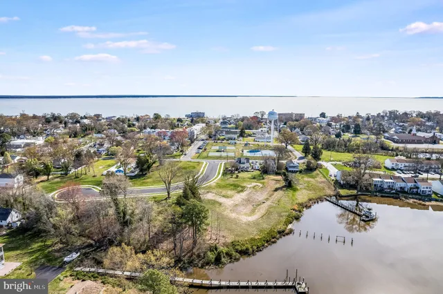 a view of a water with an outdoor space