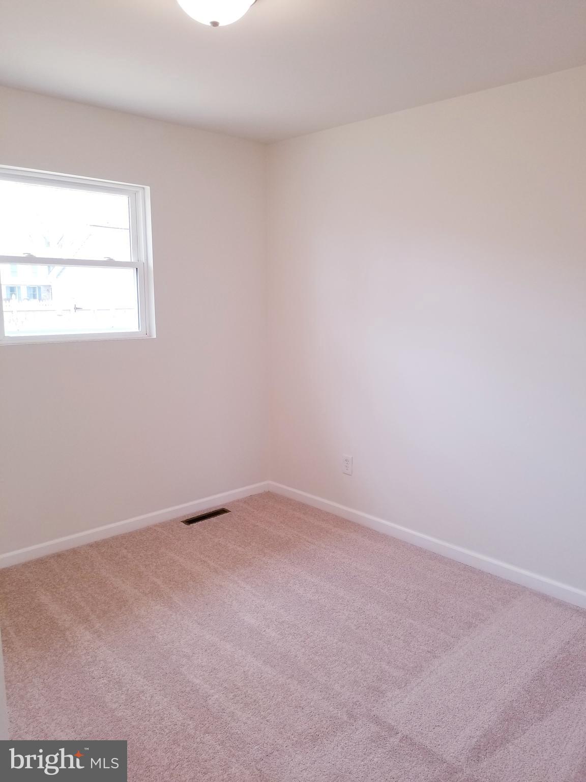 7941 East Shore Road Pasadena, MD 21122 - Photo 14 of 28 3rd Bedroom