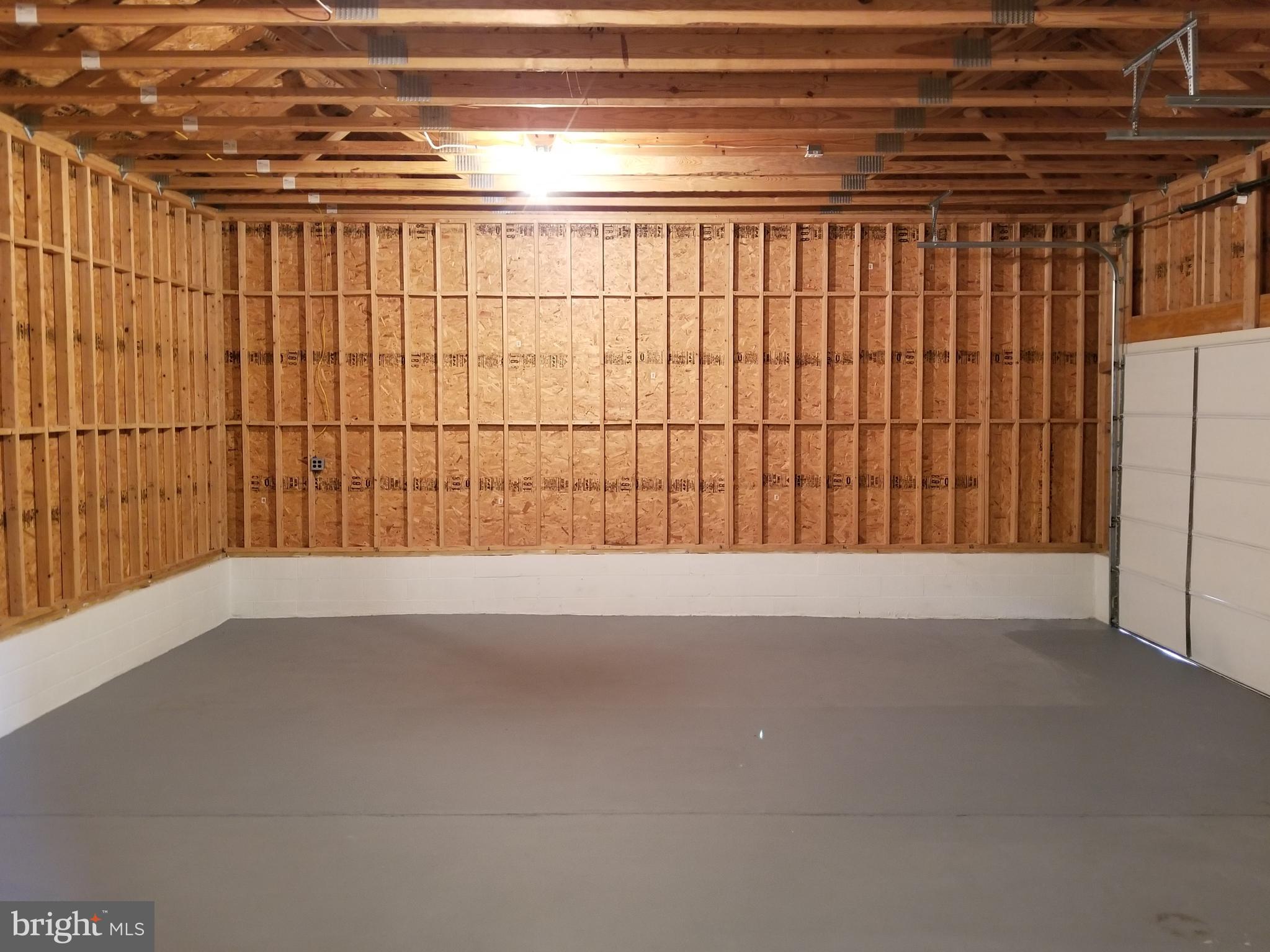 7941 East Shore Road Pasadena, MD 21122 - Photo 17 of 28 High Ceilings