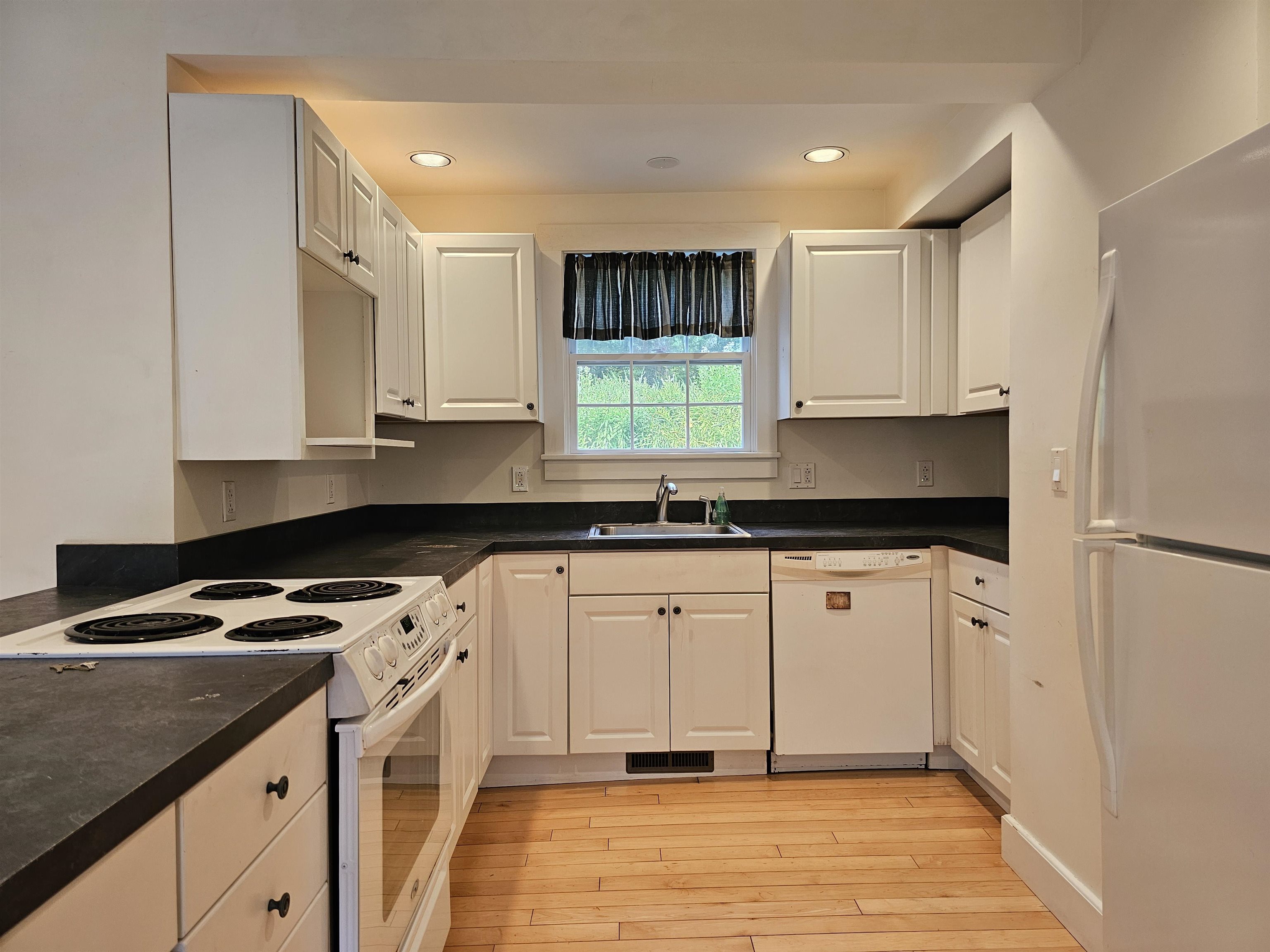 628 Townshend Road Grafton, VT 05146 - Photo 13 of 59