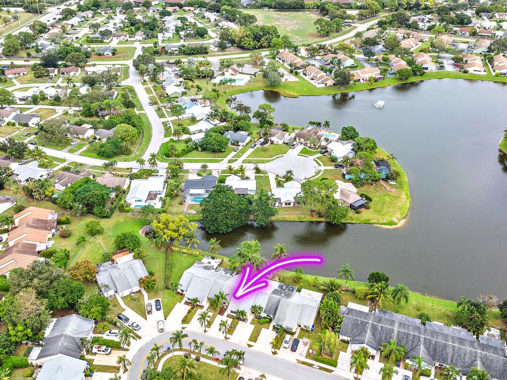 178 Pinewood Court Jupiter, FL 33458 - Photo 2 of 8 Aerial with arrow