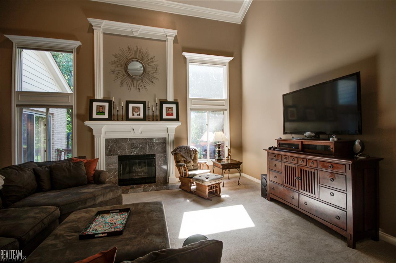 921 Dakota Rochester Hills, MI 48307 - Photo 3 of 46