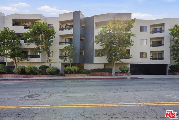 $3,850 | 1037 North Vista Street, Unit 206, Los Angeles, CA 90046