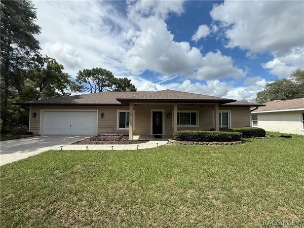 $1,800 | 3047 West Kirkwood Place, Dunnellon, FL 34433