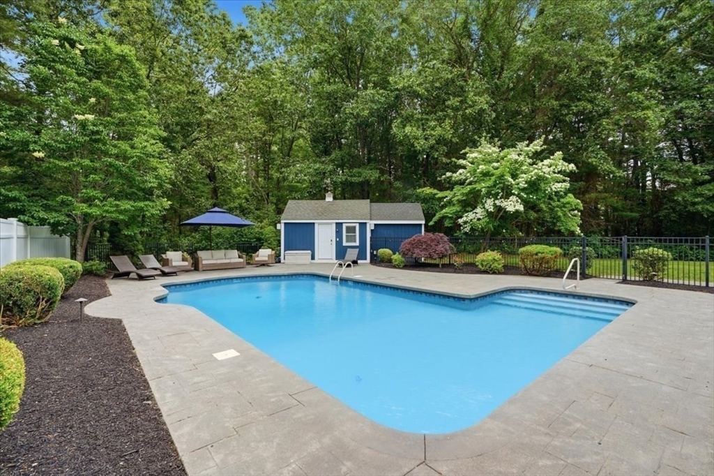 85 Maple Avenue Hanover, MA 02339 - Photo 32 of 41