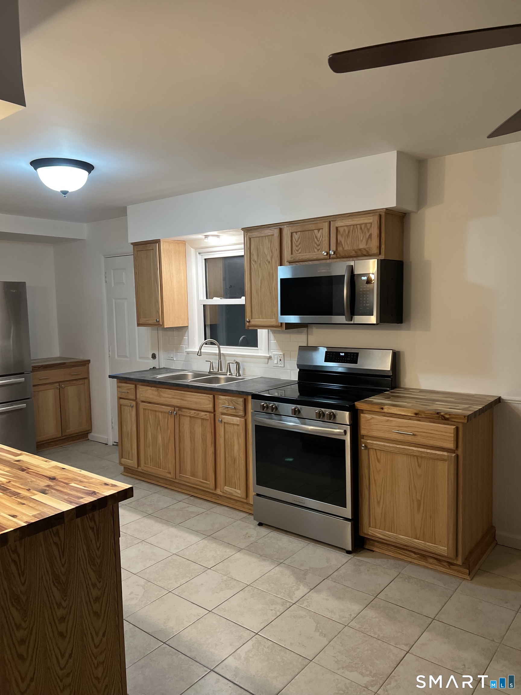 4 North Glenwoods Road Ledyard, CT 06335 - Photo 4 of 27