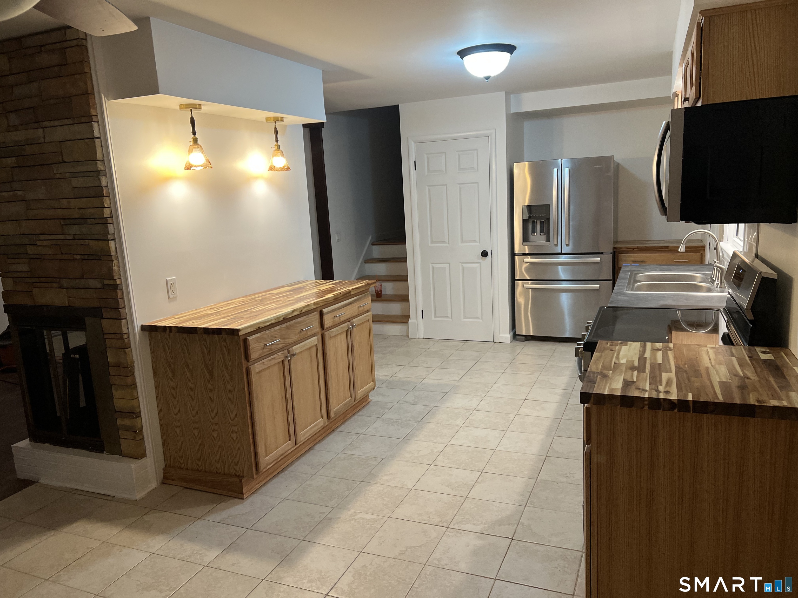 4 North Glenwoods Road Ledyard, CT 06335 - Photo 5 of 27